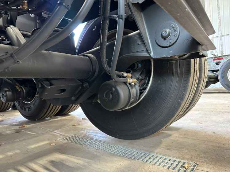 Great Lakes Tri Axle Crib Trailer