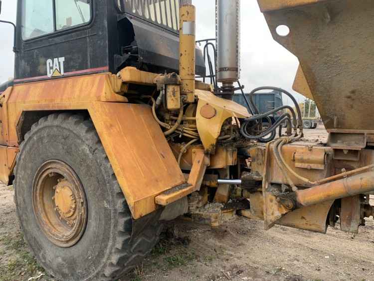 CAT D250E