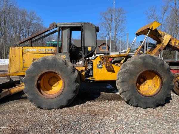 John Deere 640