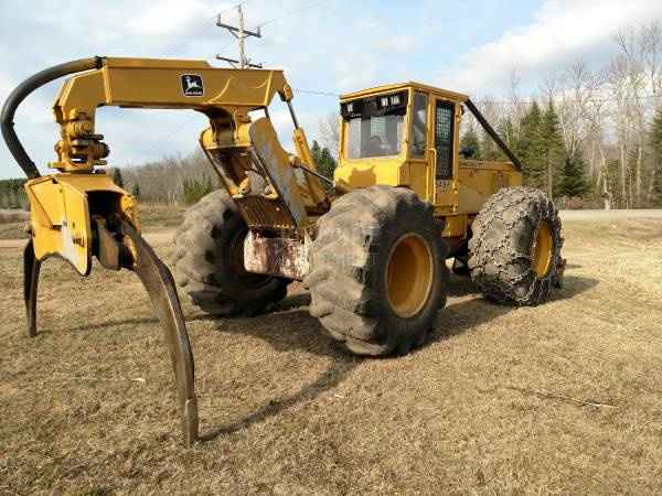 John Deere 648E