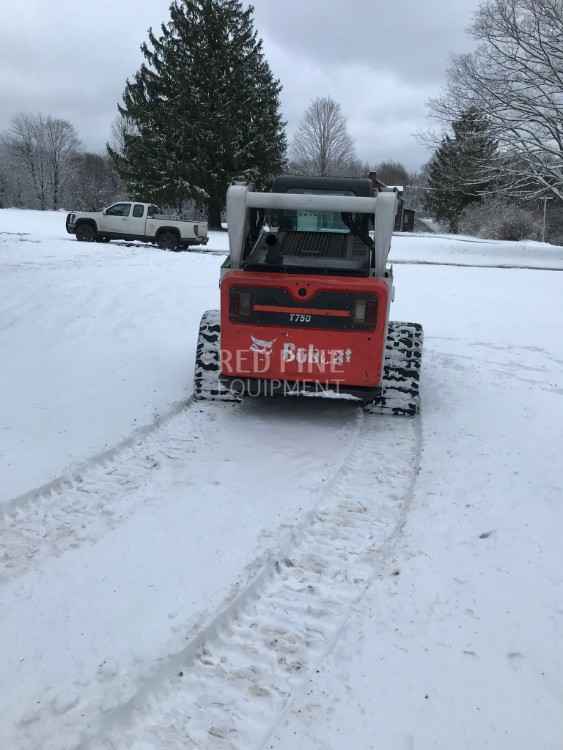 Bobcat T750 