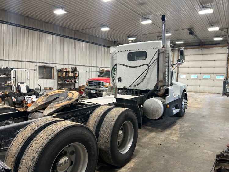 Kenworth T600