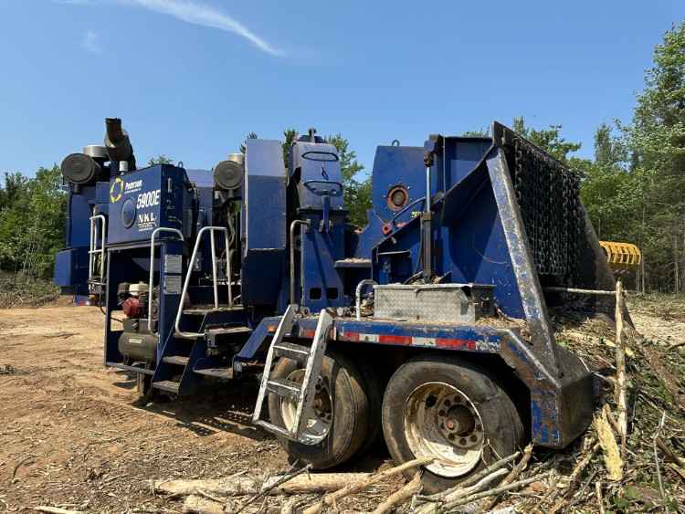 Peterson 5900E Chipper