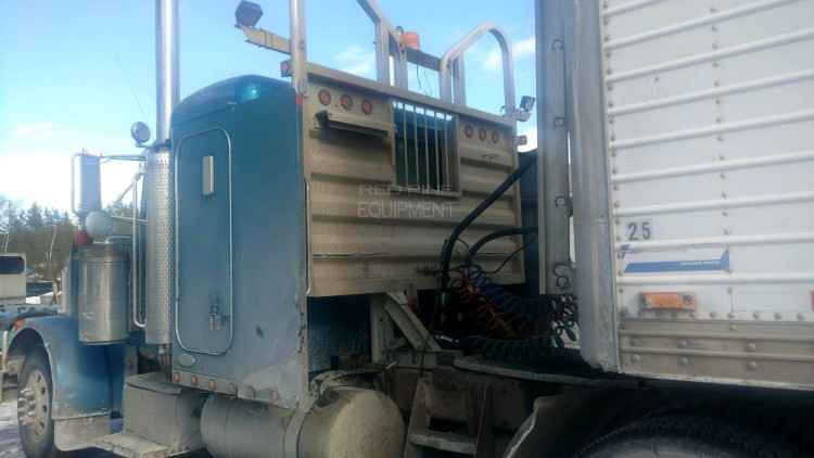 Peterbilt Semi Truck