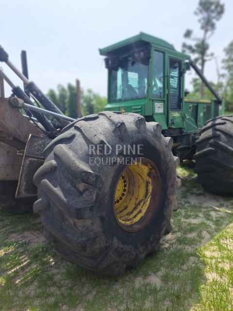 John Deere 748H