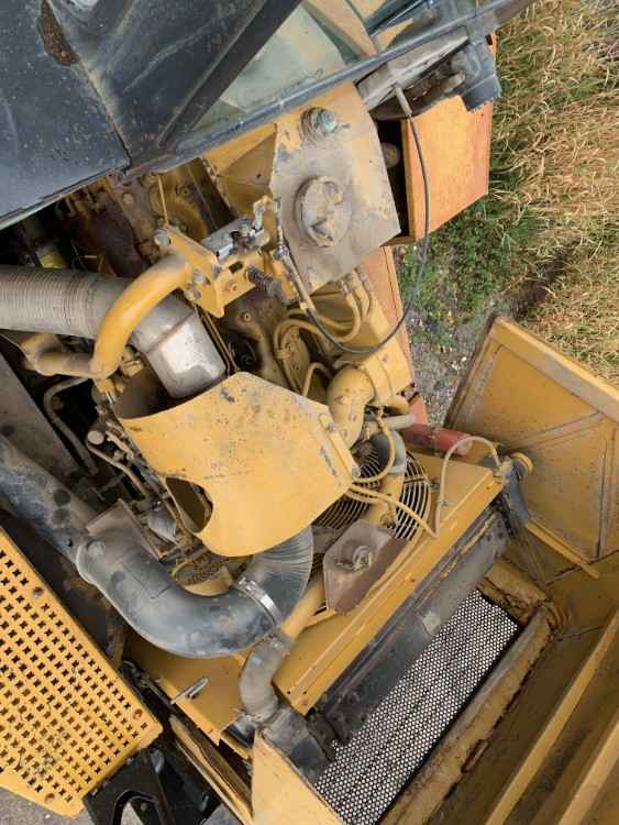 CAT D250E