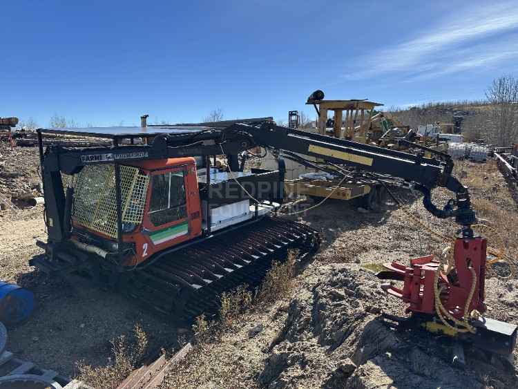 PistenBully loader/chipper