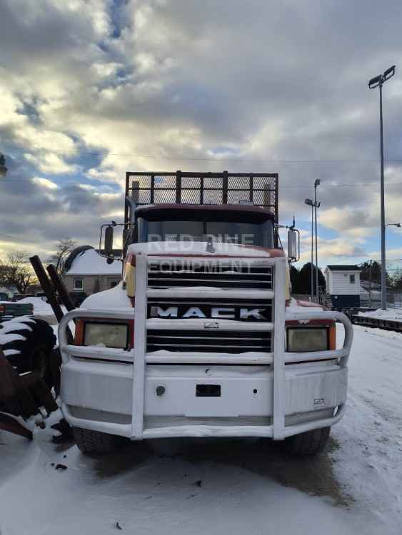 Mack CL713