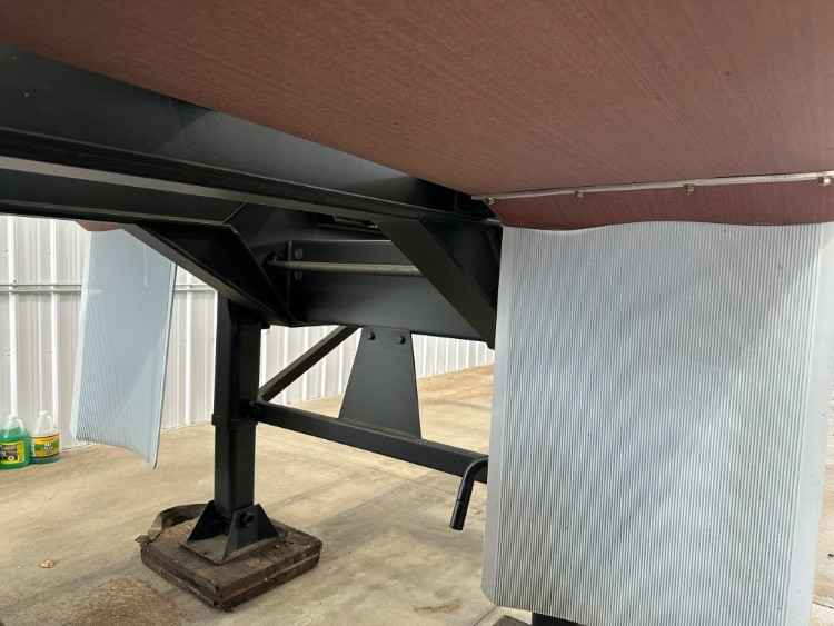 Great Lakes Tri Axle Crib Trailer