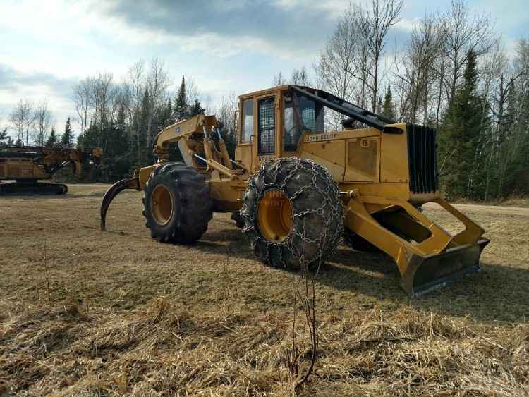 John Deere 648E