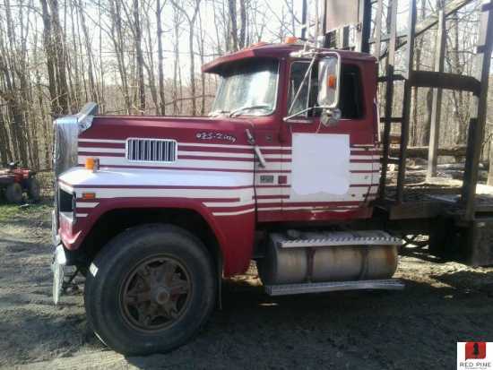 Ford ltl9000 log truck #10