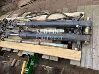 John Deere 160D Tool Cylinders