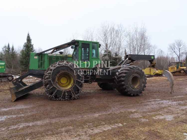 John Deere 748H