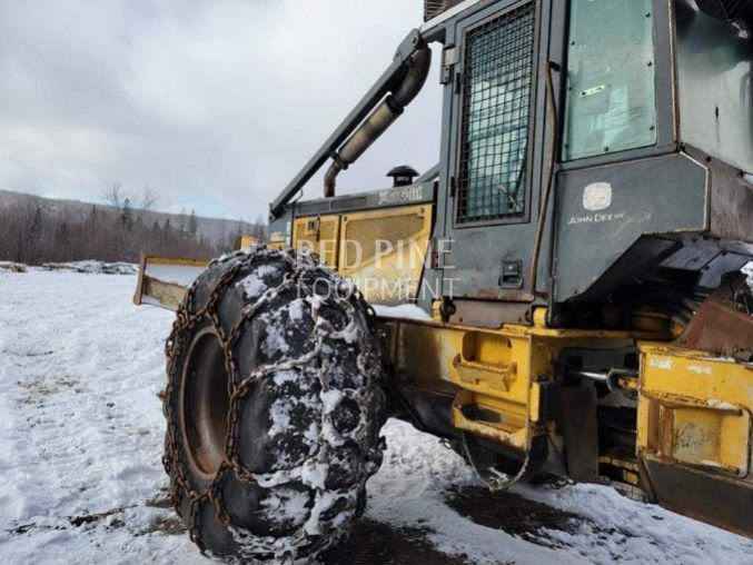 John Deere 748GIII Skidder