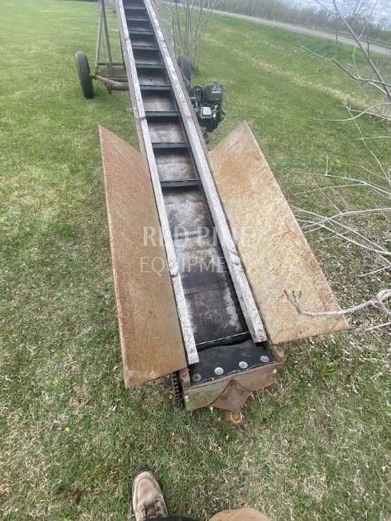 John Deere 34' Conveyor