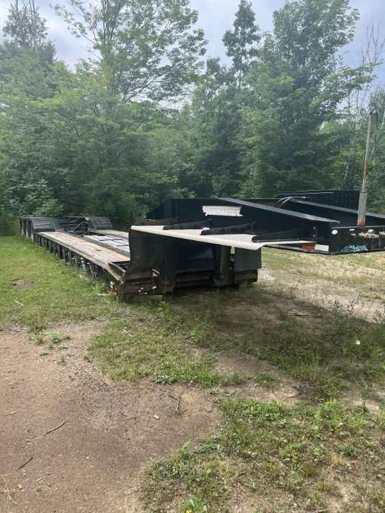 2015 Towmasters T-110DTG 55 Ton Lowboy