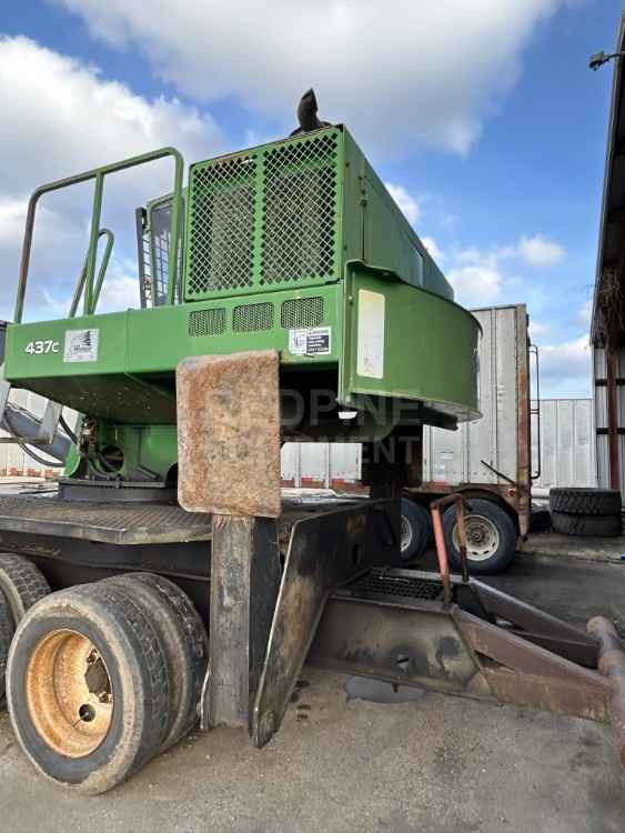John Deere 437C
