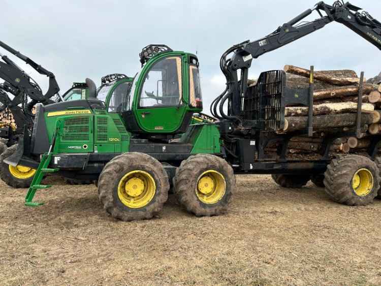 John Deere 1210E