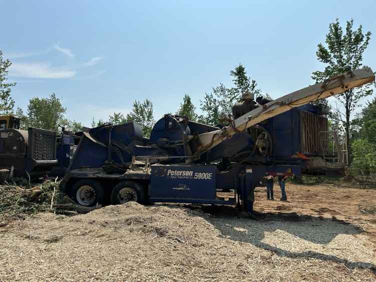 Peterson 5900E Chipper