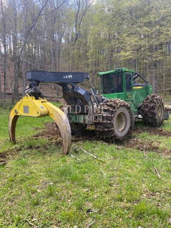 John Deere 748LII