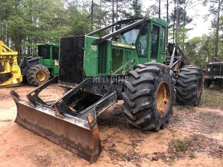 John Deere 748H