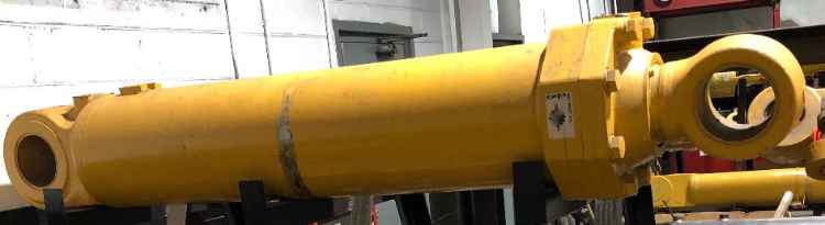Rebuilt Caterpillar cylinders.992G Tilt Cylinder Part # 394-9988,992G Hoist Cylinder Part #