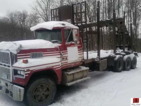 Ford ltl9000 log truck #2