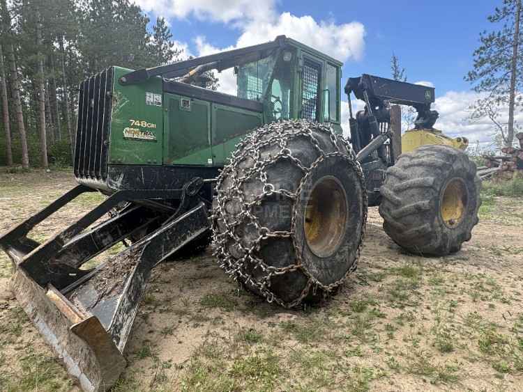 John Deere 748GIII