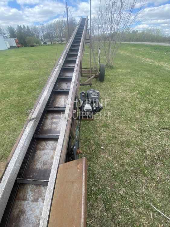 John Deere 34' Conveyor