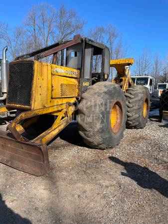 John Deere 640