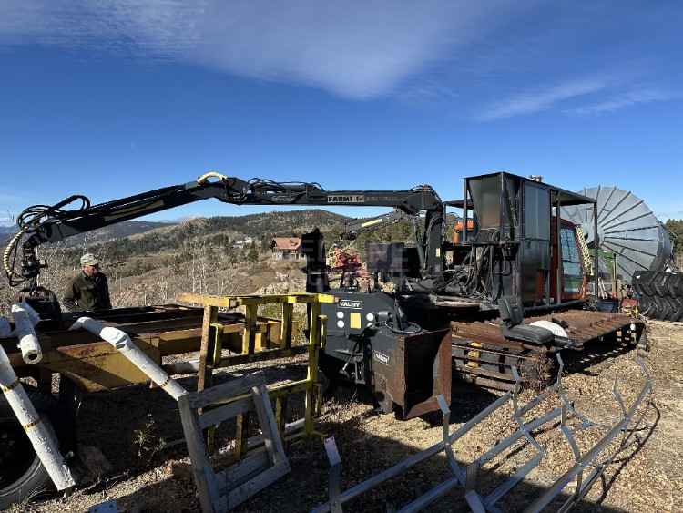 PistenBully loader/chipper