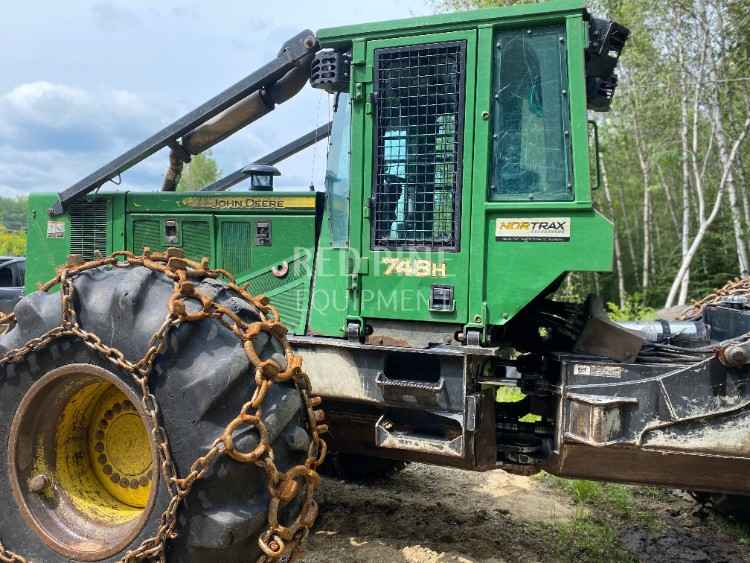 John Deere 748H 