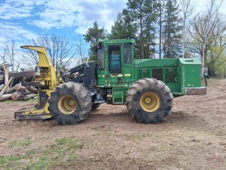 John Deere 843J 