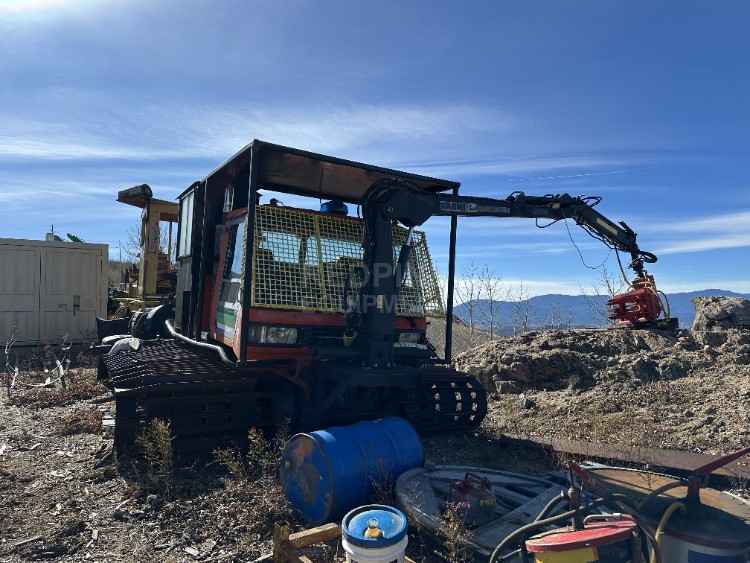 PistenBully loader/chipper
