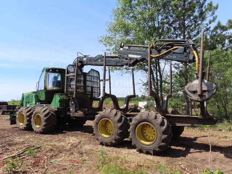 John Deere 1110E