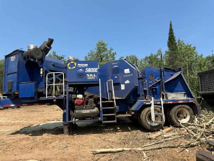 Peterson 5900E Chipper