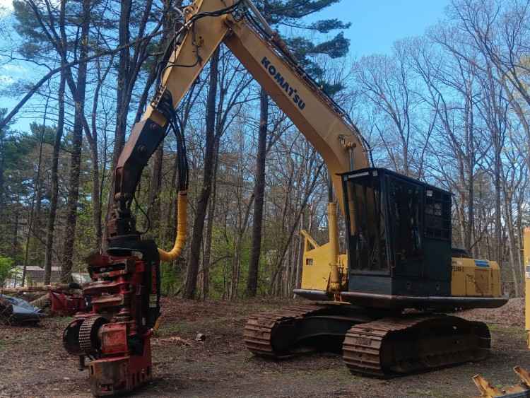 Komatsu 200 LC-7 with Waratah 622 B Harvesting Hea