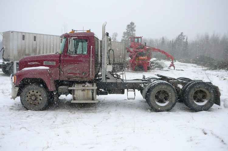 Mack CH613