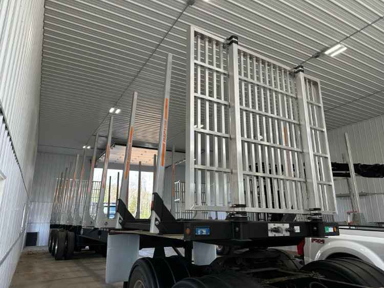 Great Lakes Tri Axle Crib Trailer