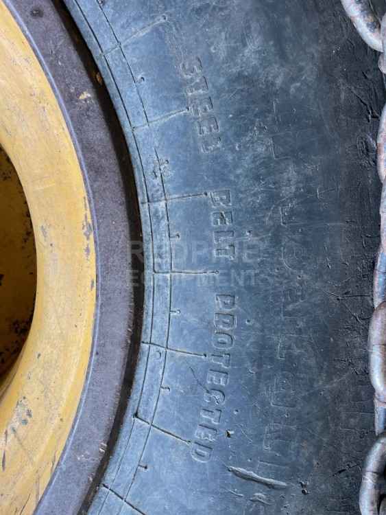 (4) 73x44.00-32 Flotation Tires