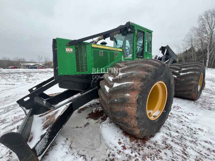 John Deere 748H