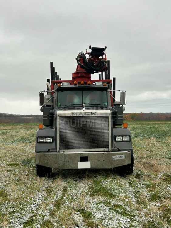 Mack RD688S