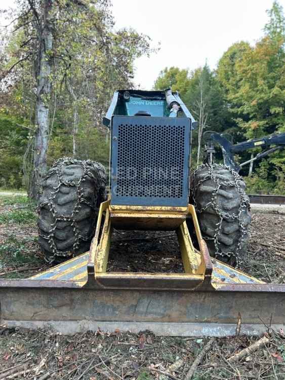 John Deere 748GIII