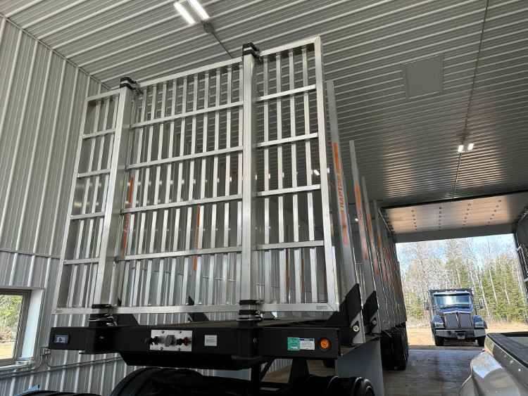 Great Lakes Tri Axle Crib Trailer