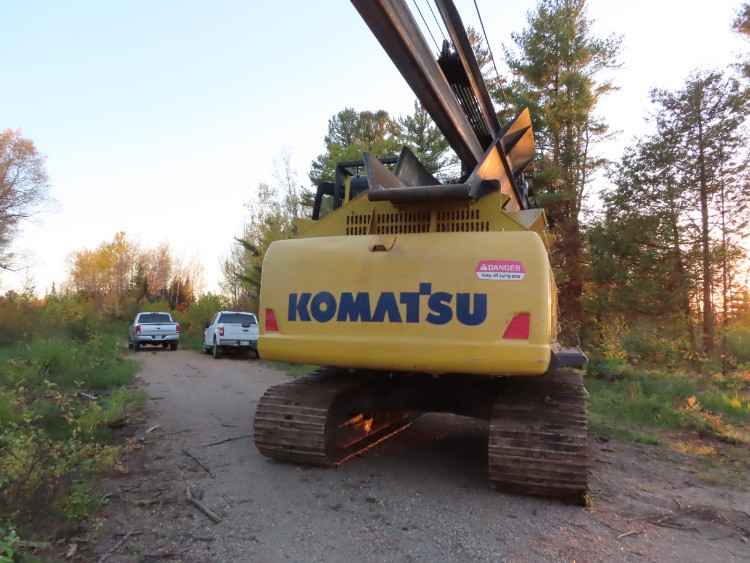 Komatsu 210LC-10