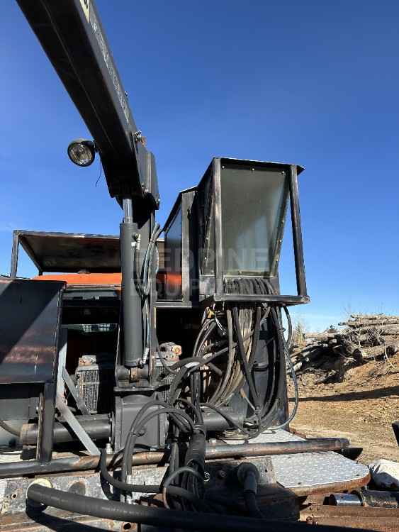 PistenBully loader/chipper