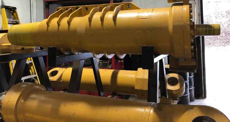 Rebuilt Caterpillar cylinders.992G Tilt Cylinder Part # 394-9988,992G Hoist Cylinder Part #