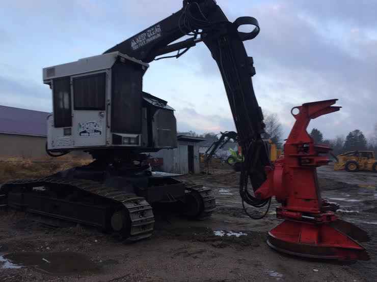 Timbco 425D Feller Buncher with a Quadco Head