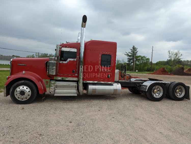 Kenworth W900