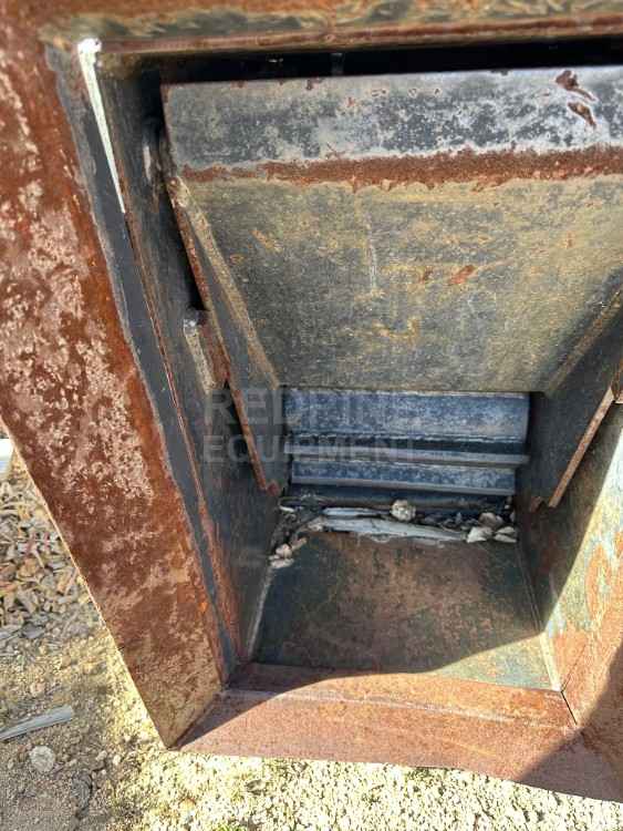 PistenBully loader/chipper